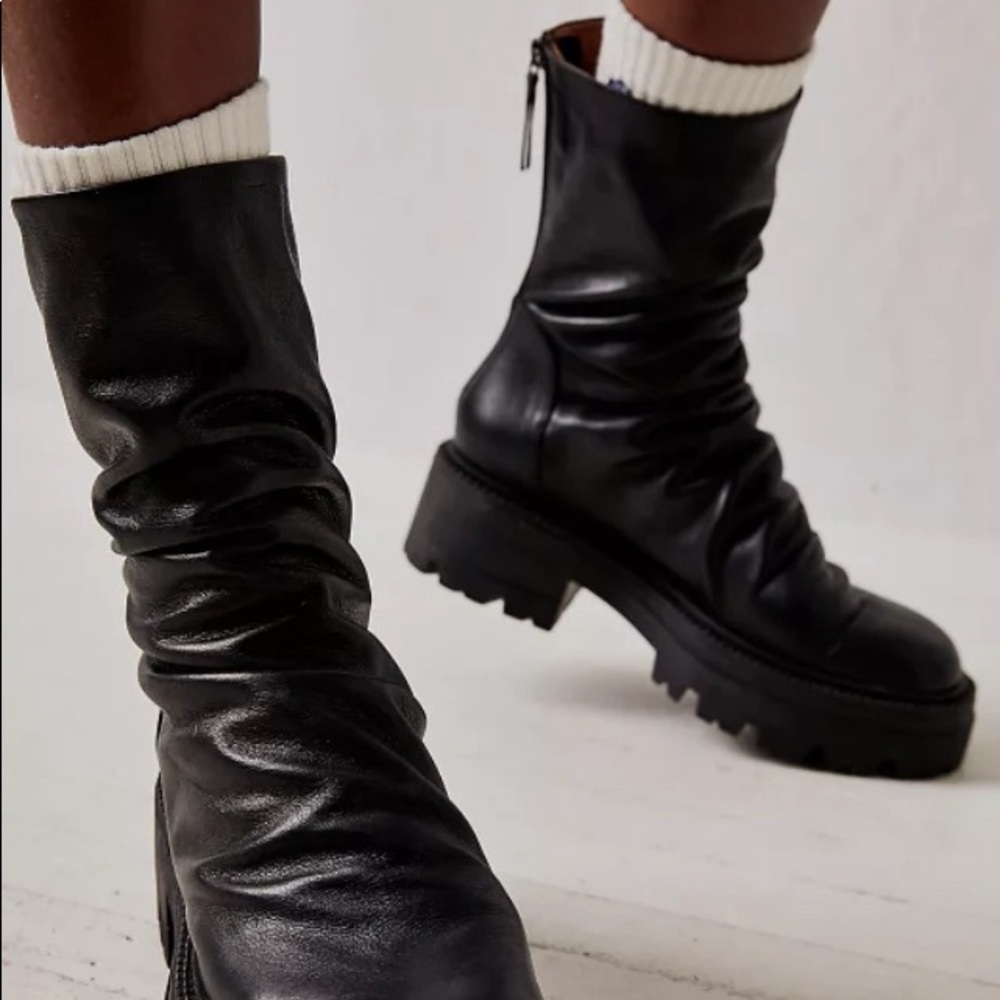 Free People Black Leather Boots W11